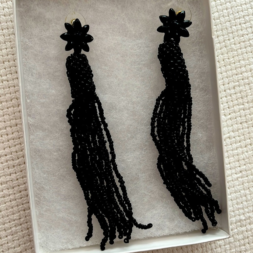 Black.beaded earrings